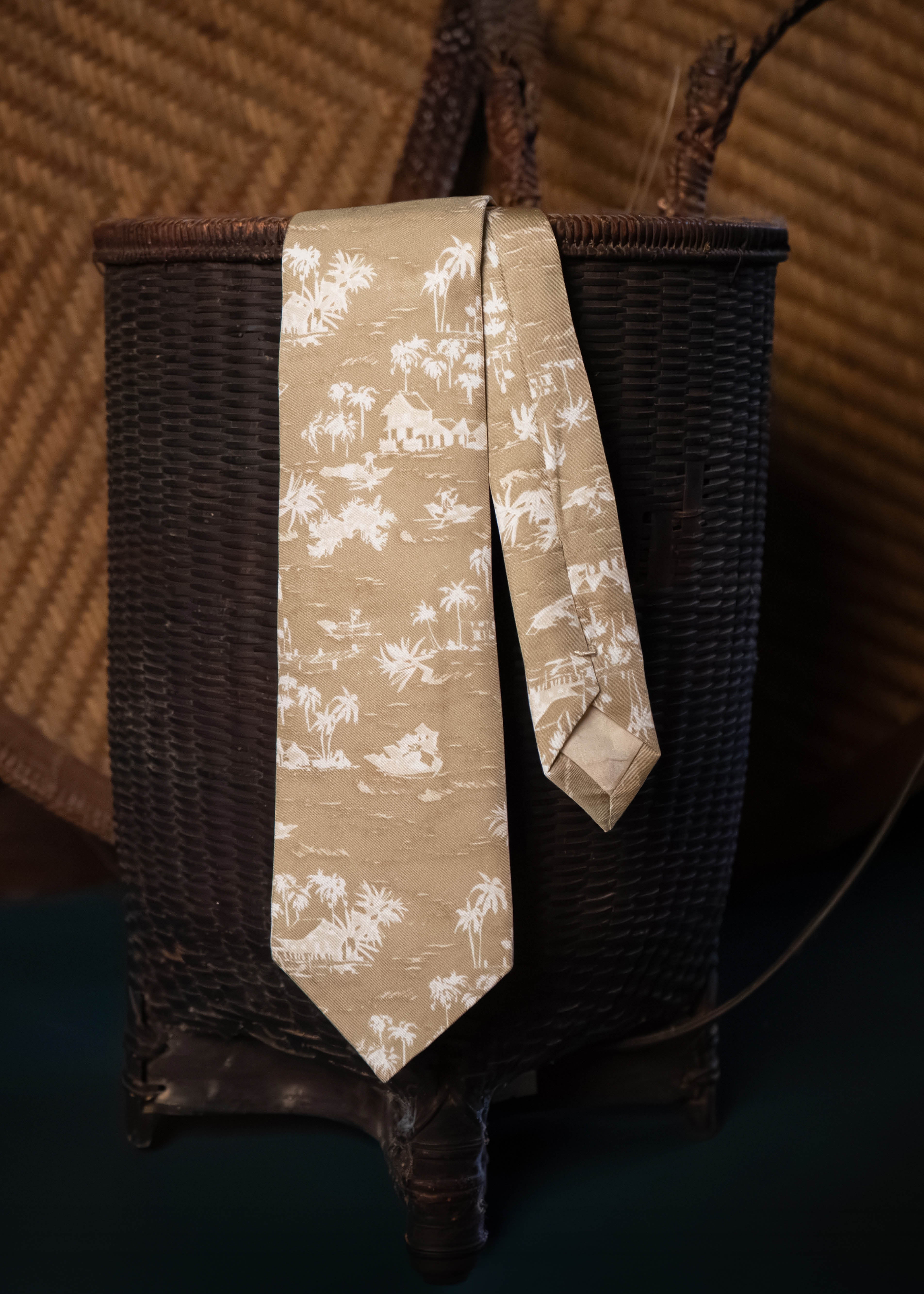 CLASSIC TIE - DELTA GLOW