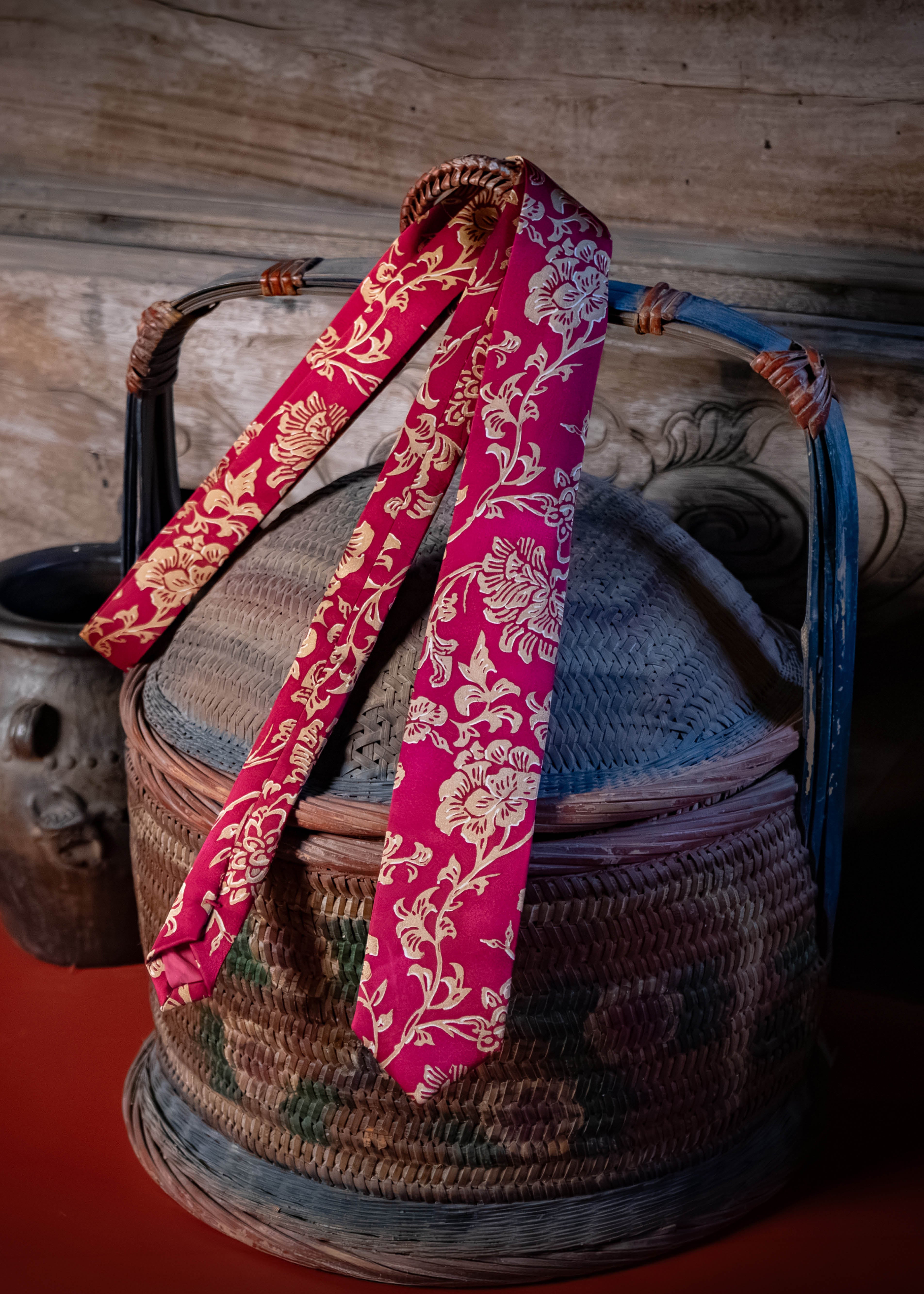 SLIM TIE - CRIMSON PEONY