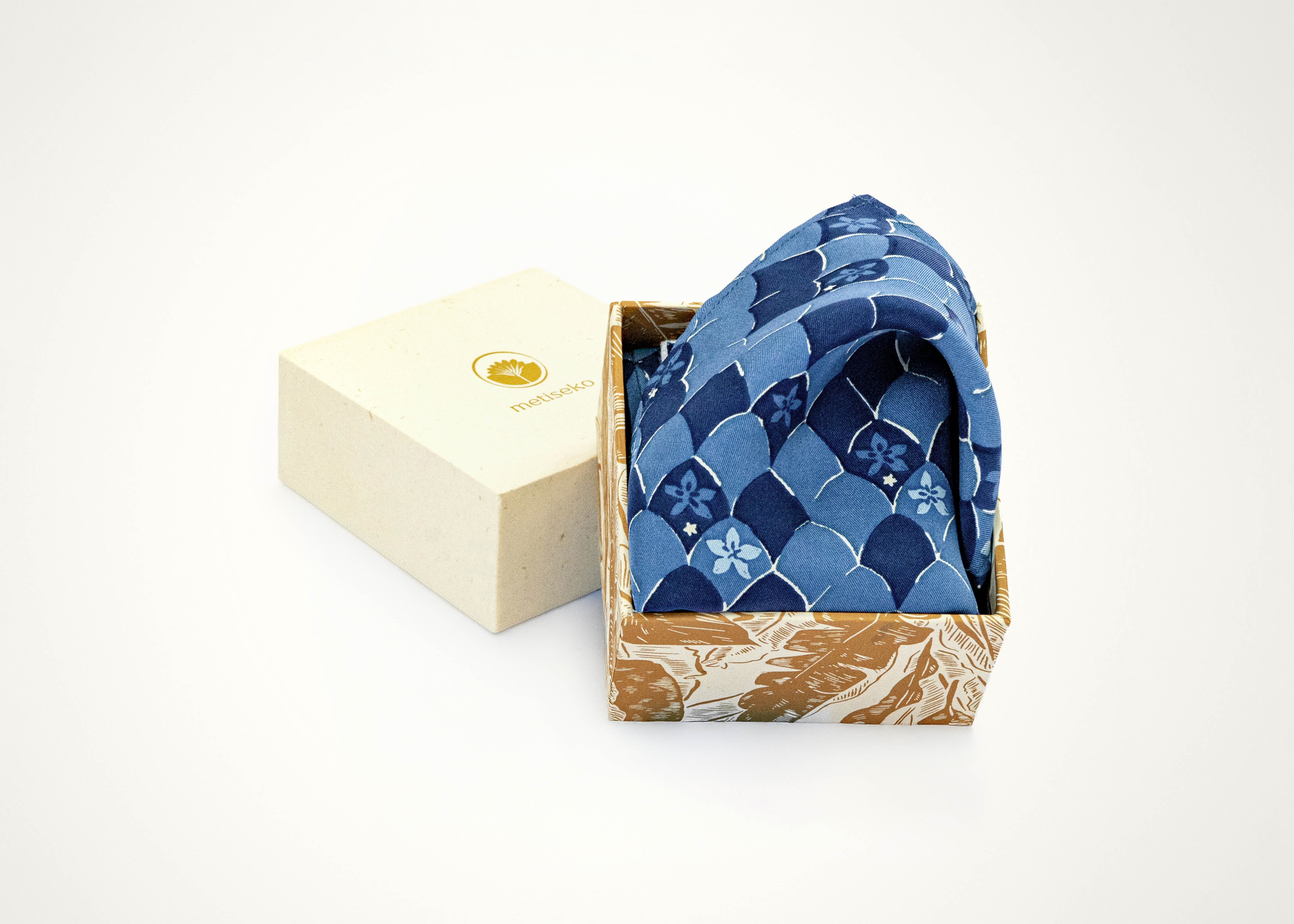 POCKET SQUARE - FEATHER TILES
