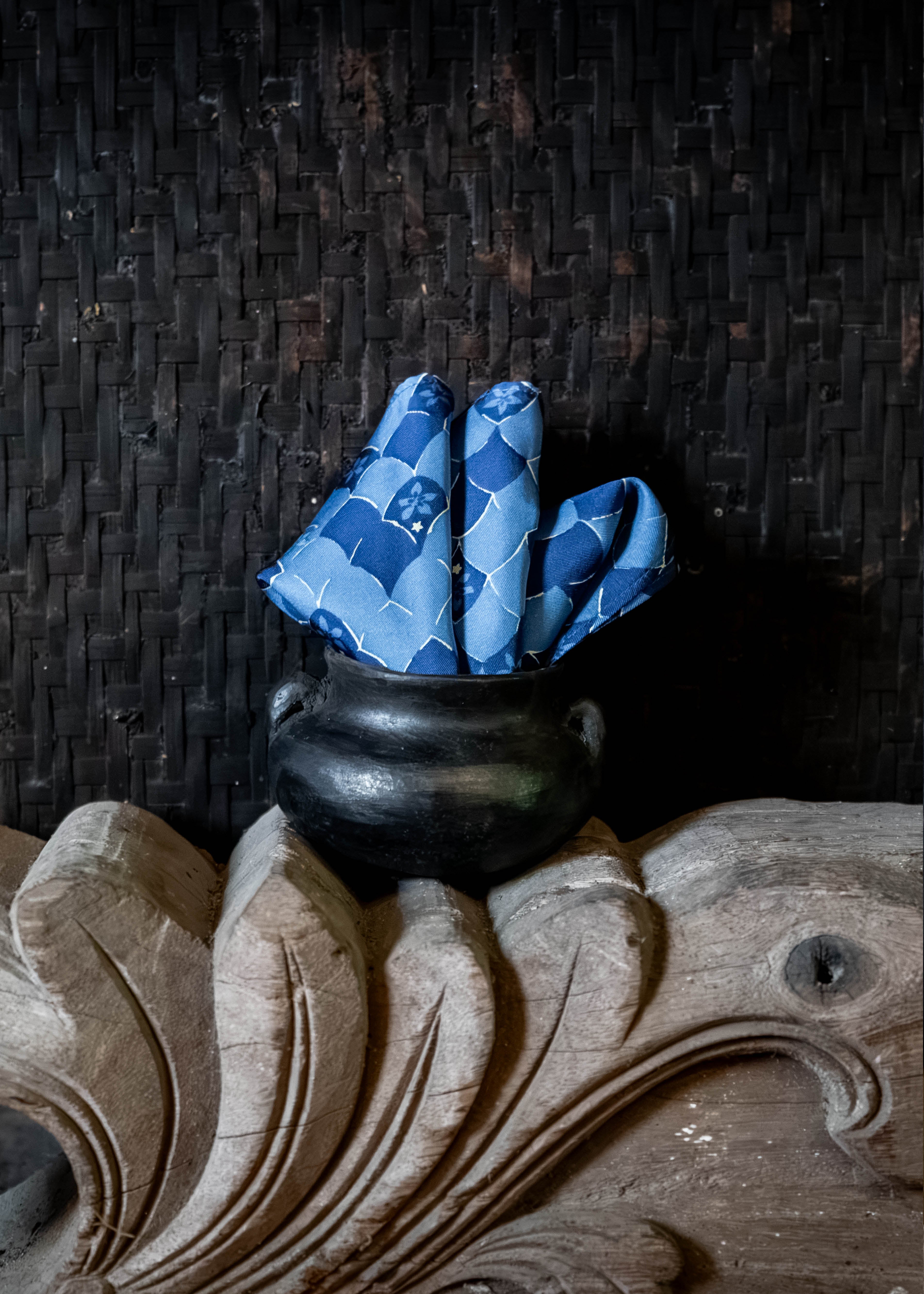 POCKET SQUARE - FEATHER TILES