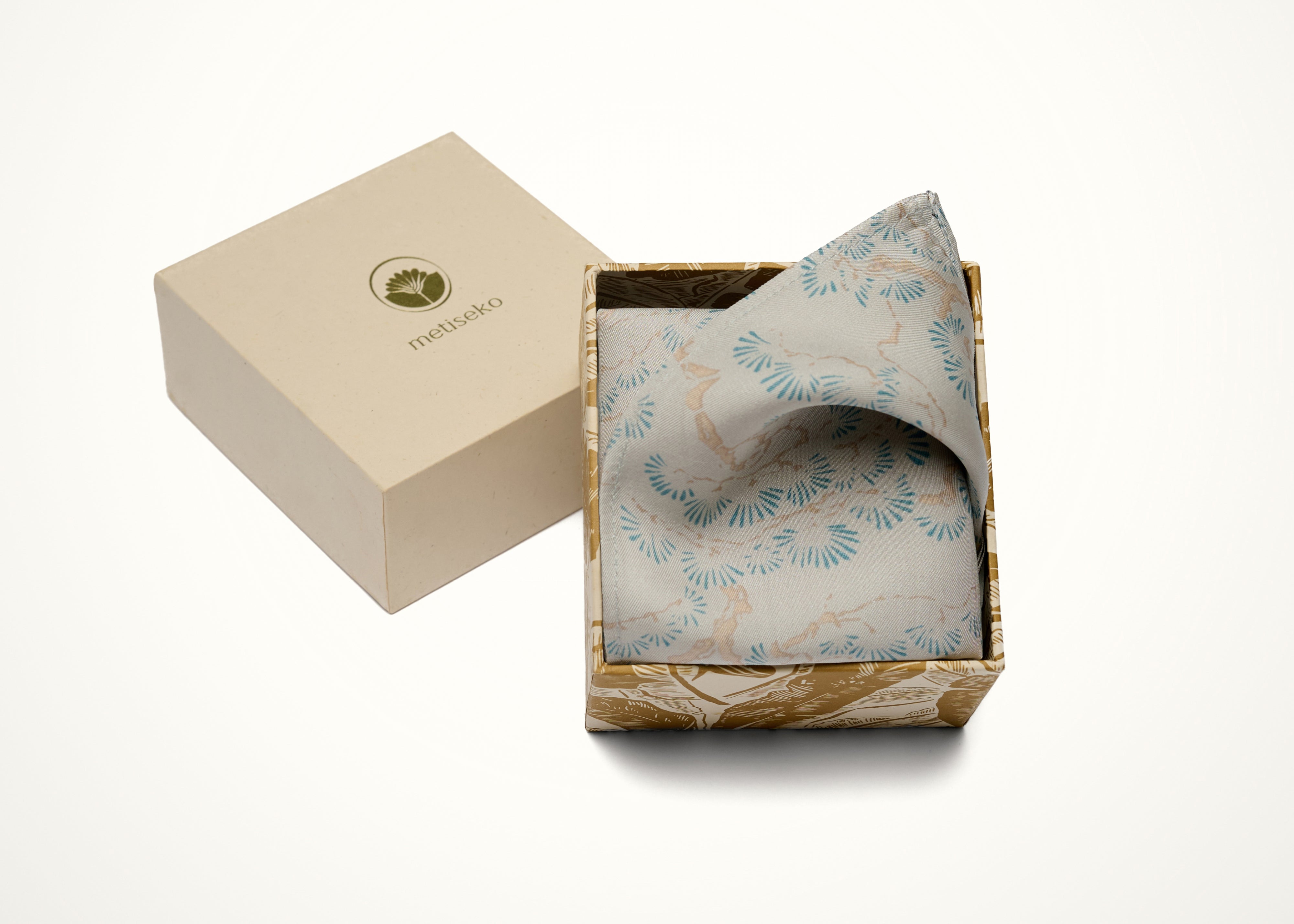 POCKET SQUARE - PEARLWOOD SKY