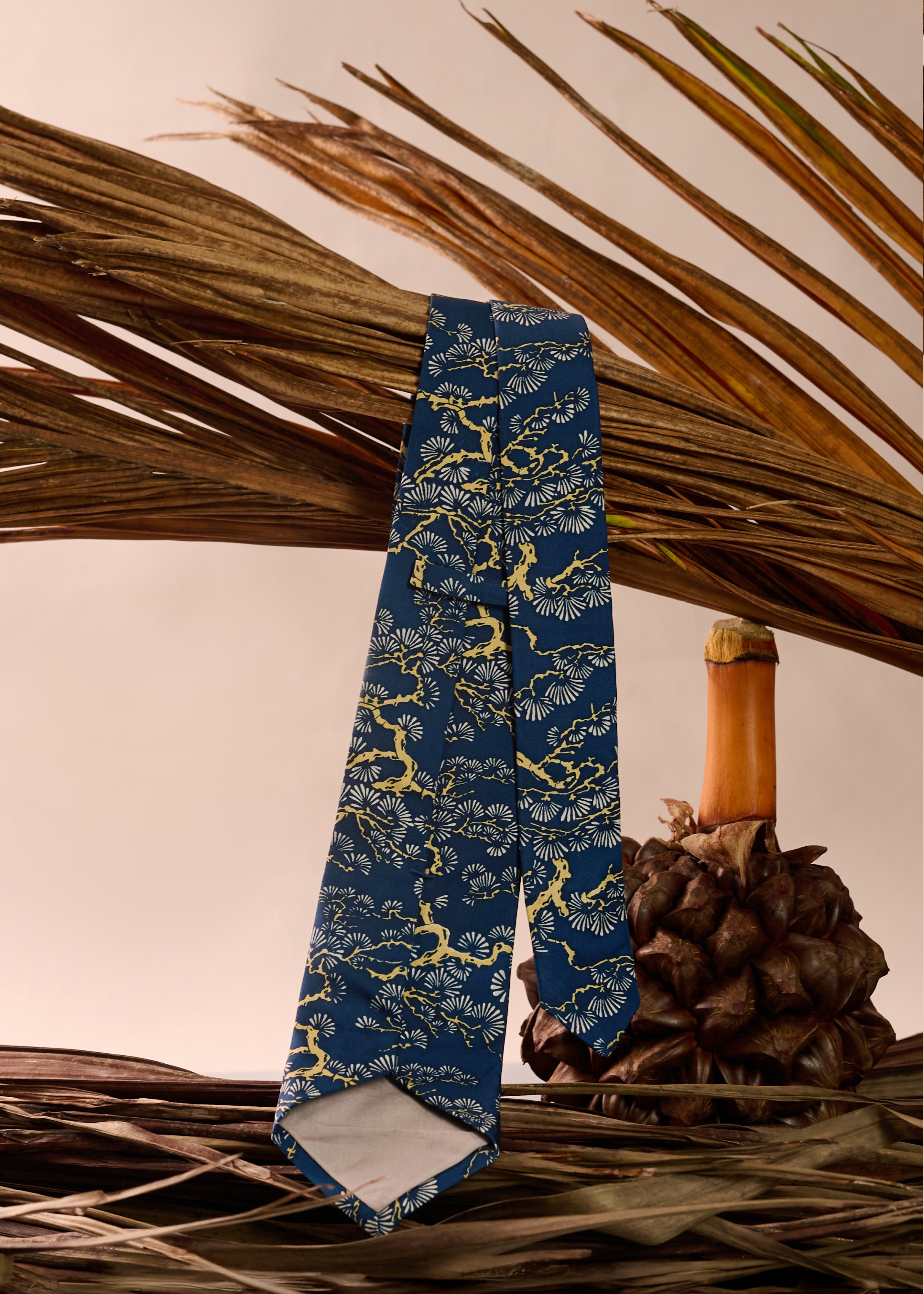 CLASSIC TIE - PEARLWOOD INDIGO