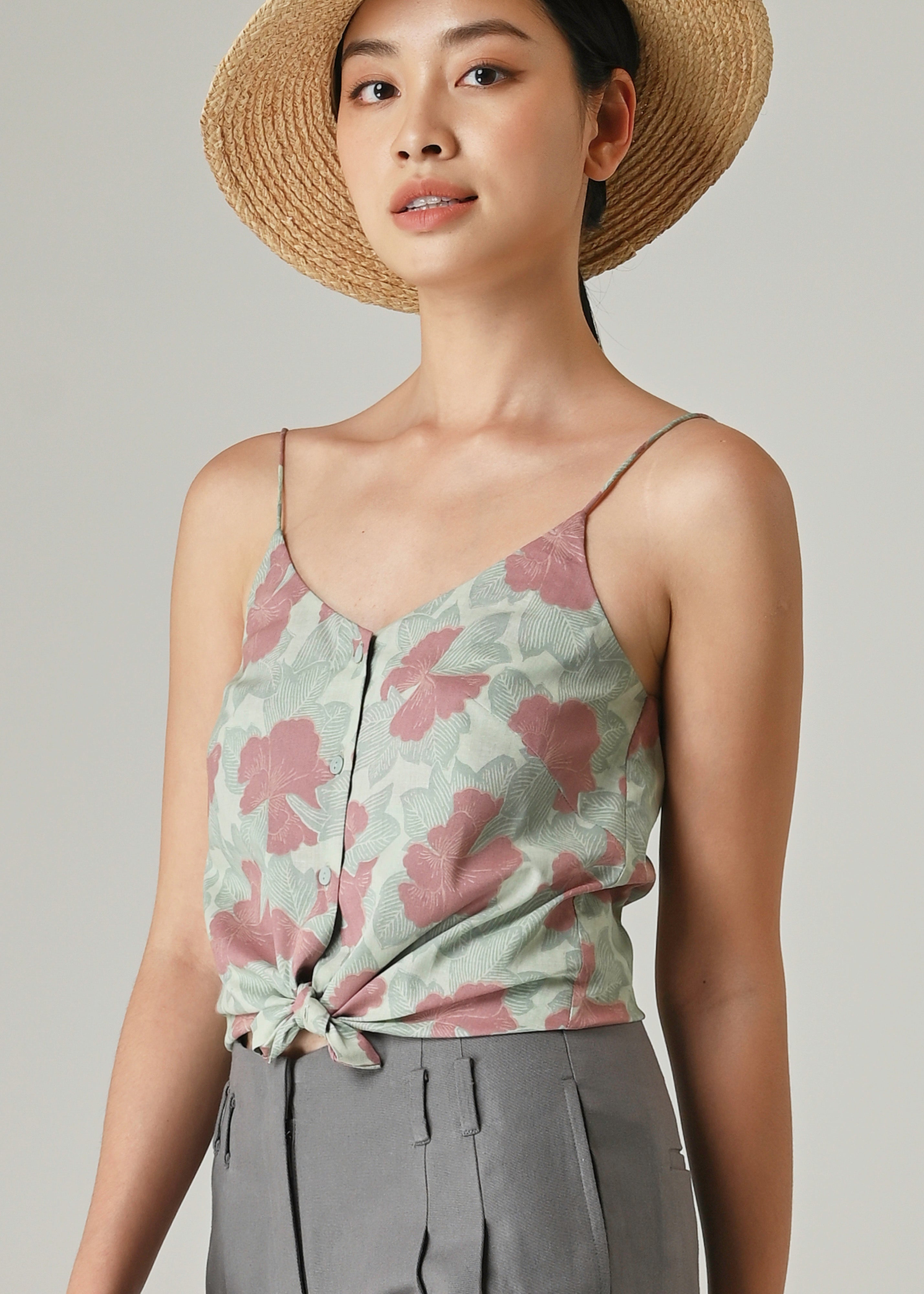 CLEMATIS - HIDDEN GARDEN LICHEN