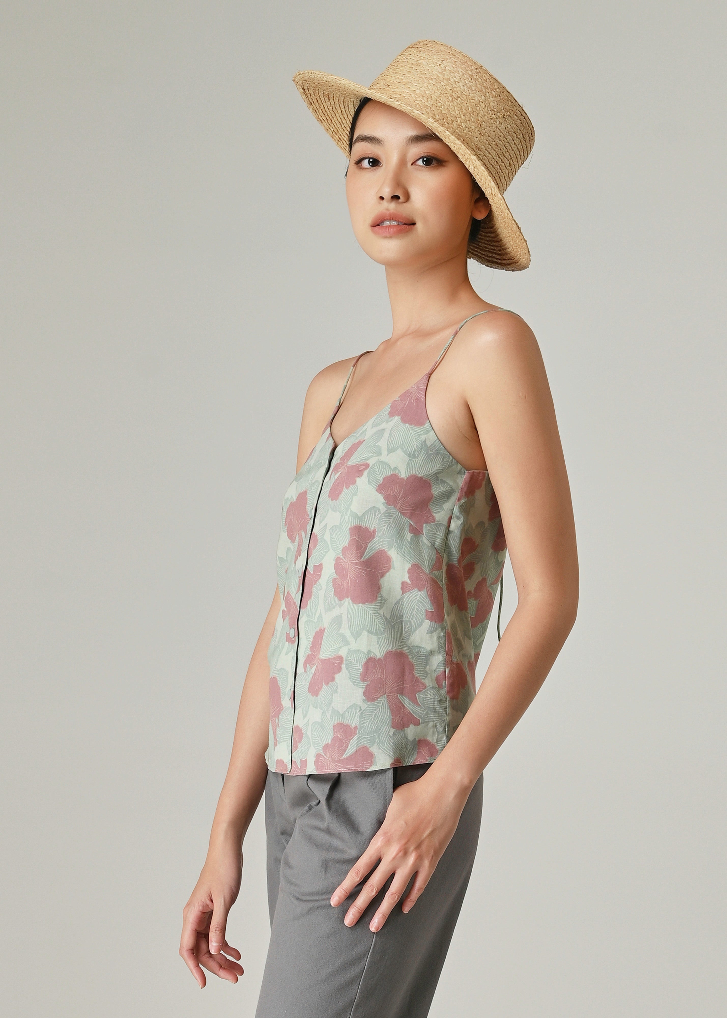 CLEMATIS - HIDDEN GARDEN LICHEN