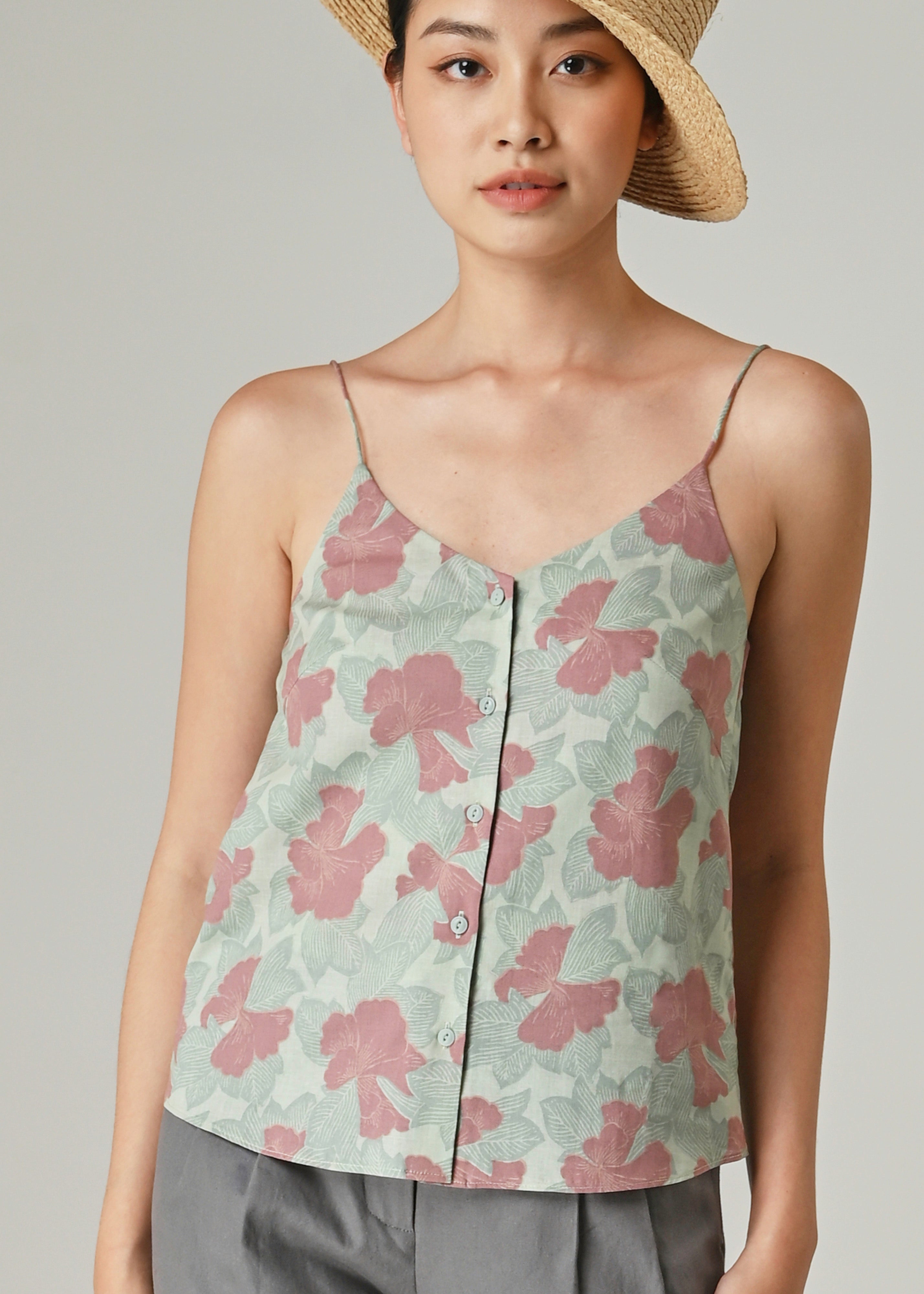 CLEMATIS - HIDDEN GARDEN LICHEN